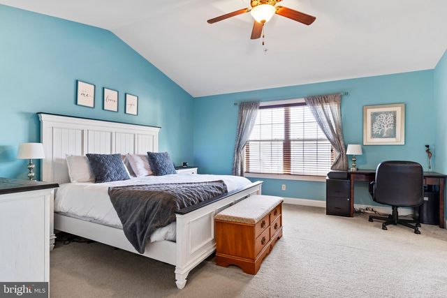 2714 BUR CT, Harrisburg, PA 17112