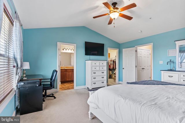 2714 BUR CT, Harrisburg, PA 17112