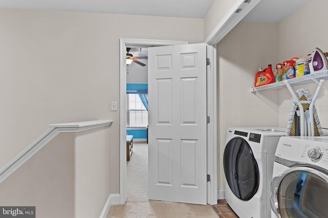 2714 BUR CT, Harrisburg, PA 17112