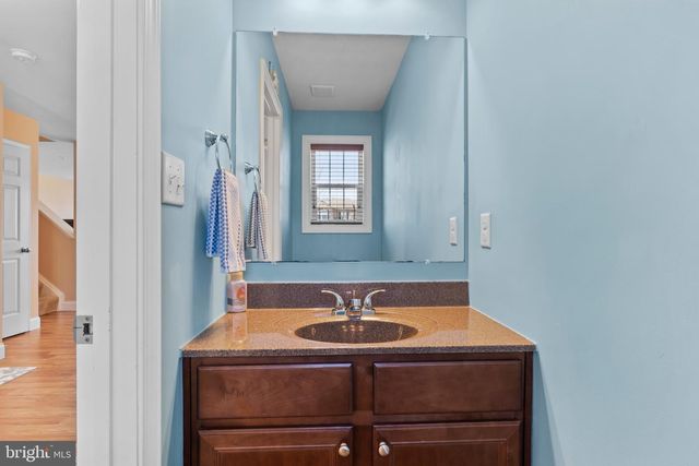 2714 BUR CT, Harrisburg, PA 17112