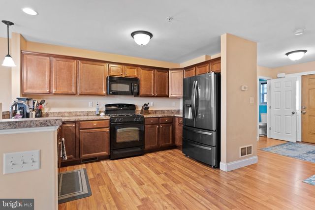 2714 BUR CT, Harrisburg, PA 17112