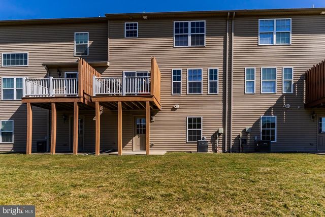 2714 BUR CT, Harrisburg, PA 17112