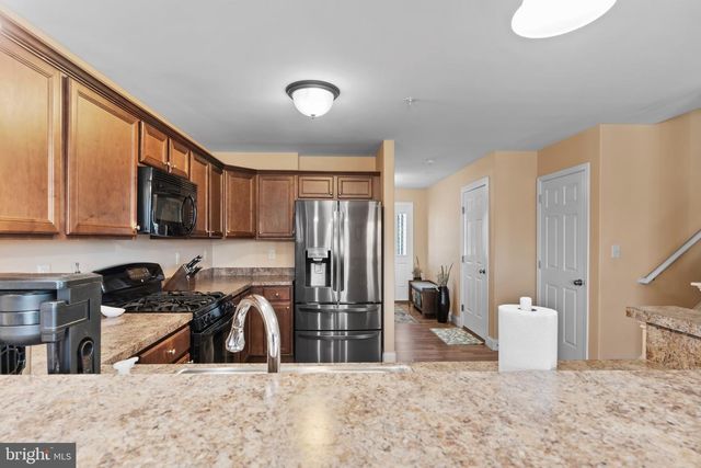 2714 BUR CT, Harrisburg, PA 17112