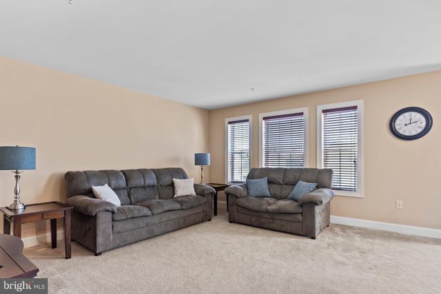 2714 BUR CT, Harrisburg, PA 17112