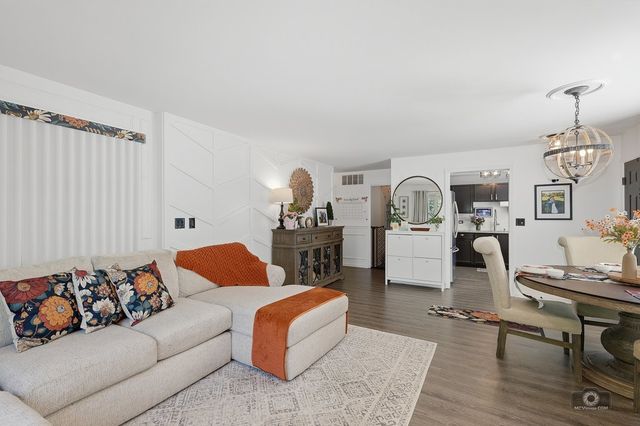 2904 Bartlett Court 102, Naperville, IL 60564