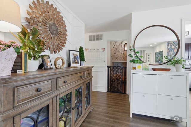 2904 Bartlett Court 102, Naperville, IL 60564