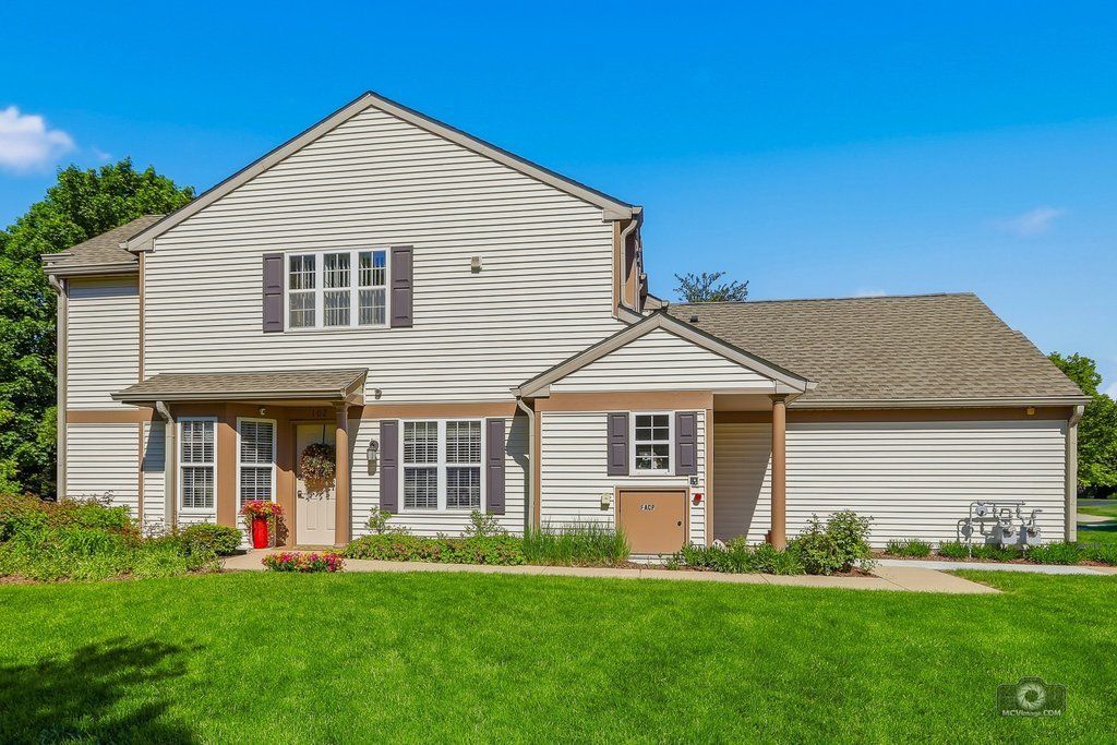 2904 Bartlett Court 102, Naperville, IL 60564