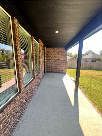 522 W Branta Street, Farmington, AR 72730