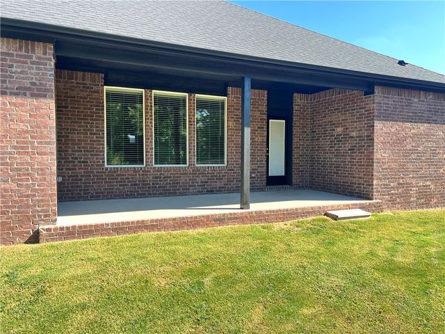 522 W Branta Street, Farmington, AR 72730