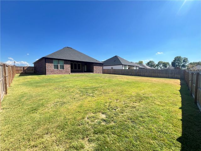 522 W Branta Street, Farmington, AR 72730