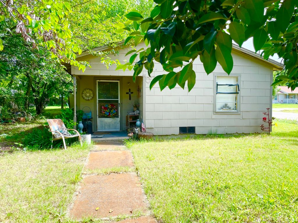 312 E Elm Street, Celina, TX 75009