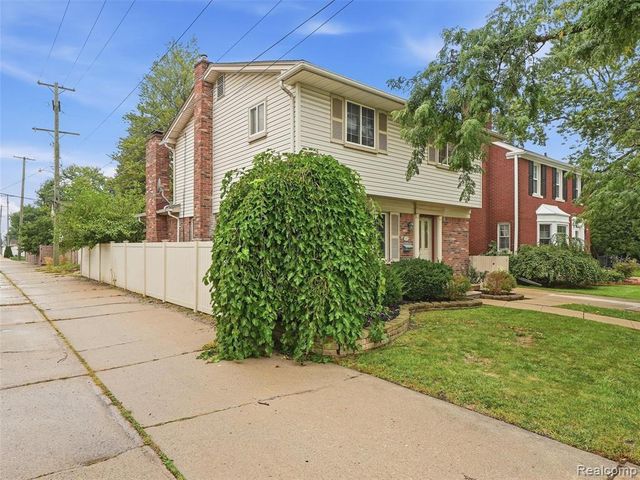 1890 21st Street, Wyandotte, MI 48192