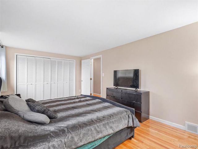 1890 21st Street, Wyandotte, MI 48192