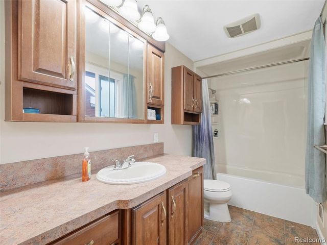 1890 21st Street, Wyandotte, MI 48192