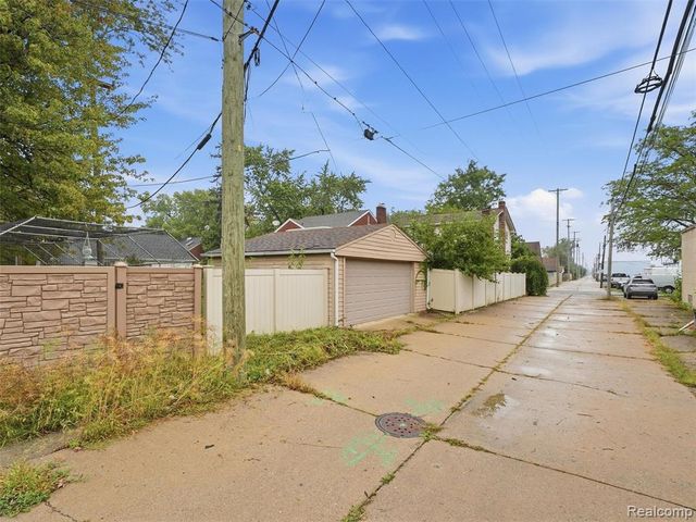 1890 21st Street, Wyandotte, MI 48192