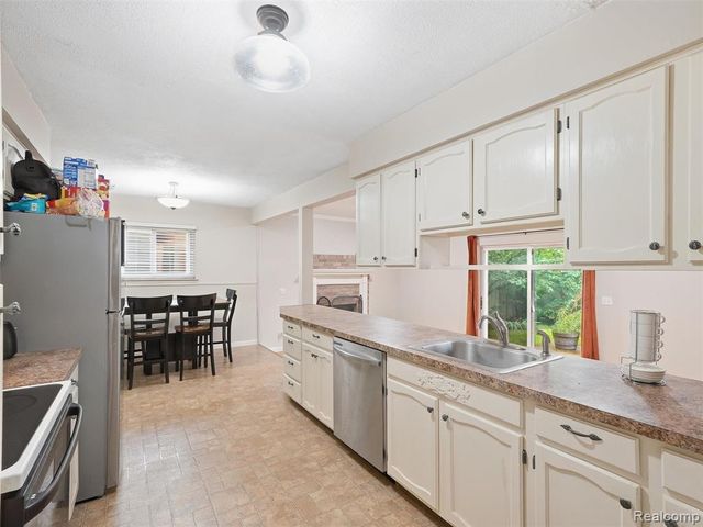1890 21st Street, Wyandotte, MI 48192
