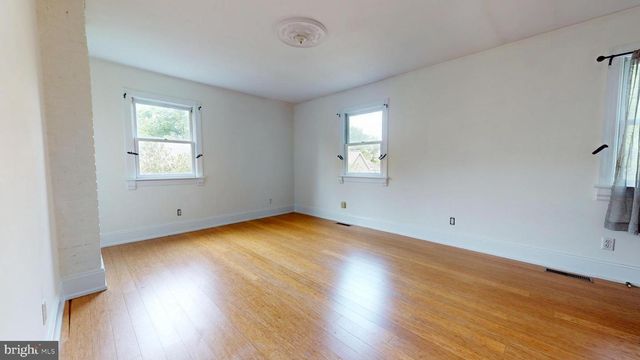 3162 BEDMINSTER RD, Perkasie, PA 18944