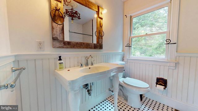 3162 BEDMINSTER RD, Perkasie, PA 18944