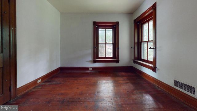 3162 BEDMINSTER RD, Perkasie, PA 18944