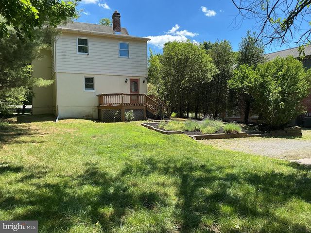 3162 BEDMINSTER RD, Perkasie, PA 18944