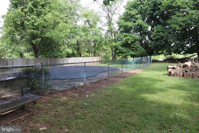 3162 BEDMINSTER RD, Perkasie, PA 18944