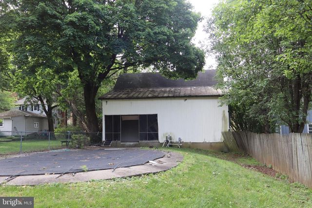 3162 BEDMINSTER RD, Perkasie, PA 18944