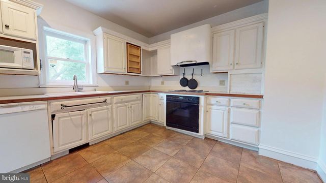 3162 BEDMINSTER RD, Perkasie, PA 18944