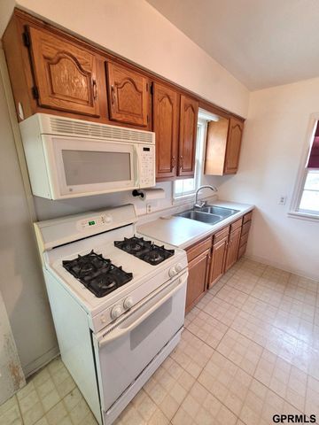 2306 Jackson Street, Bellevue, NE 68005