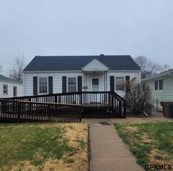 2306 Jackson Street, Bellevue, NE 68005