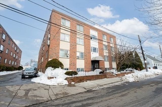 15 Staples Ave 45, Everett, MA 02149