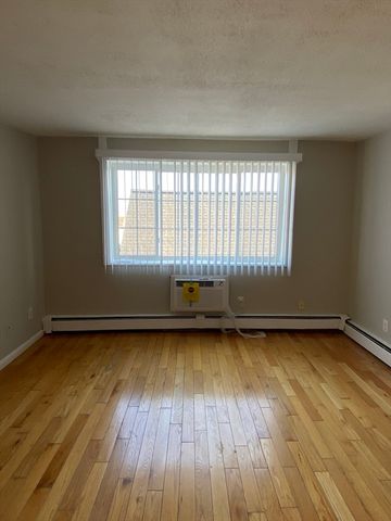 15 Staples Ave 45, Everett, MA 02149