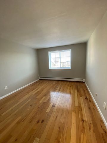 15 Staples Ave 45, Everett, MA 02149