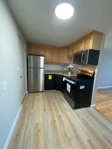 15 Staples Ave 45, Everett, MA 02149