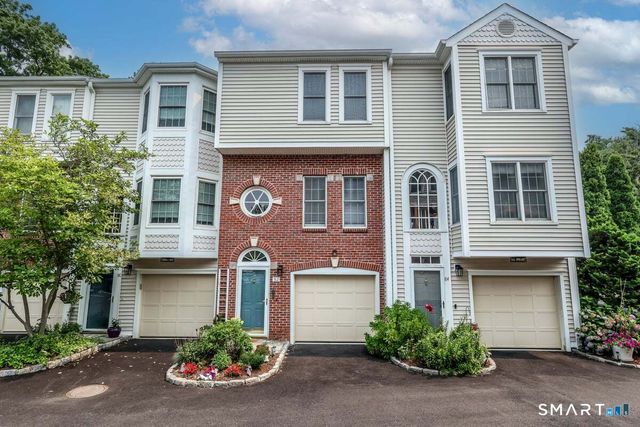 82 Bywatyr Lane 82, Bridgeport, CT 06605