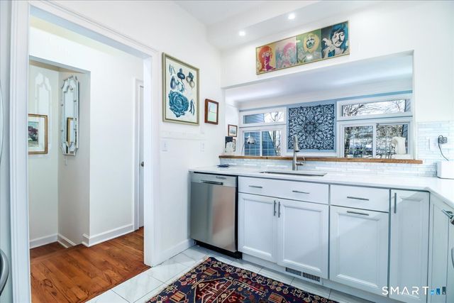 82 Bywatyr Lane 82, Bridgeport, CT 06605
