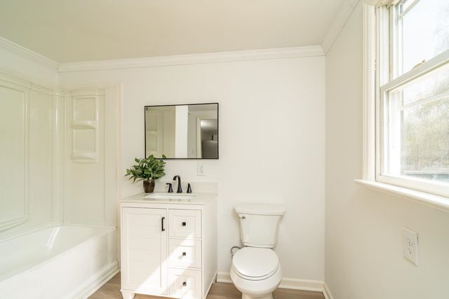 537 STRAITH ST, Staunton, VA 24401