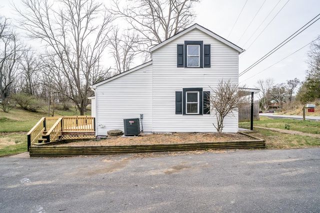 537 STRAITH ST, Staunton, VA 24401