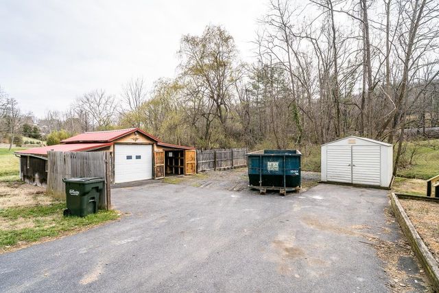 537 STRAITH ST, Staunton, VA 24401