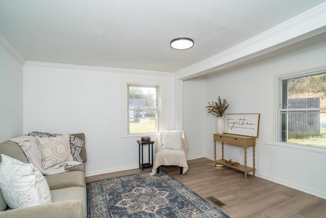 537 STRAITH ST, Staunton, VA 24401