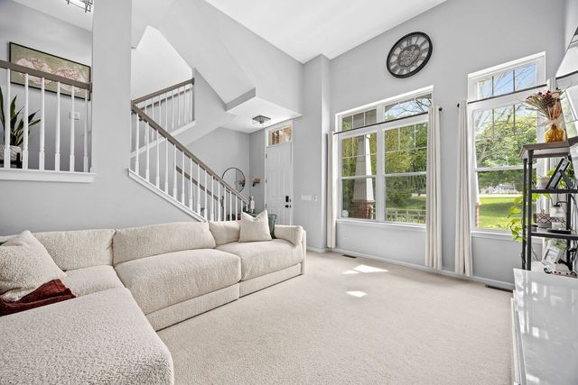 1103 LONGWOOD Drive, Lisle, IL 60532