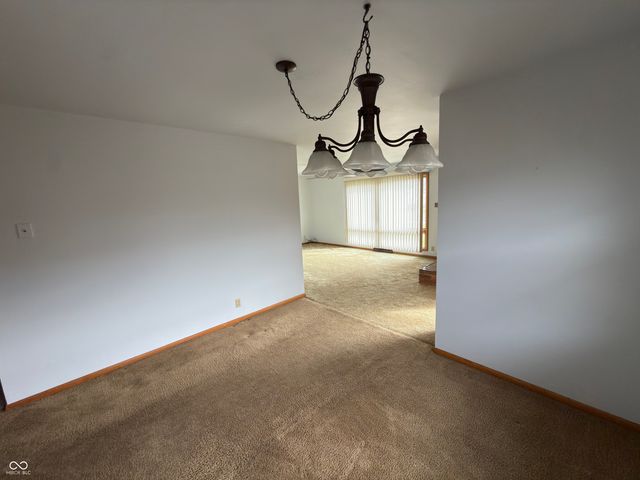 42 S Ross Street, Columbus, IN 47201