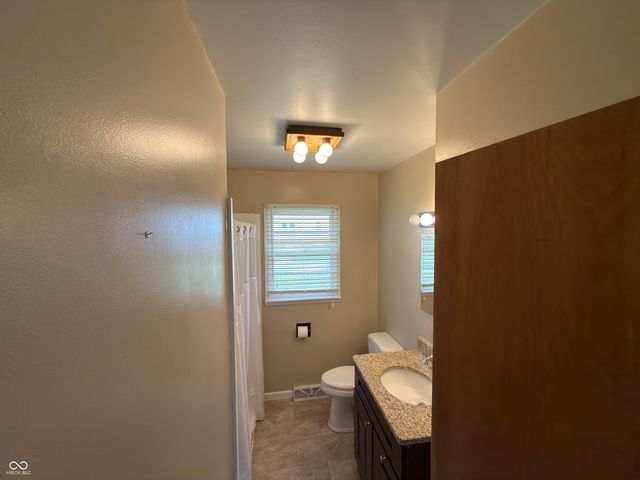 42 S Ross Street, Columbus, IN 47201