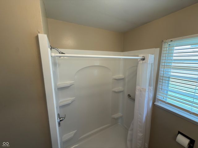 42 S Ross Street, Columbus, IN 47201