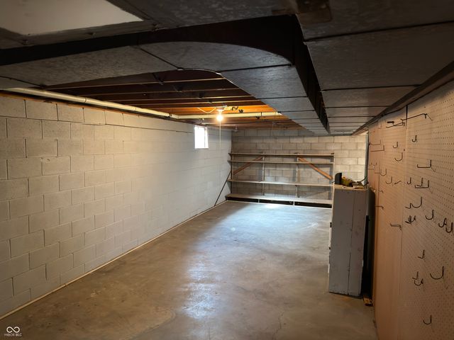 42 S Ross Street, Columbus, IN 47201