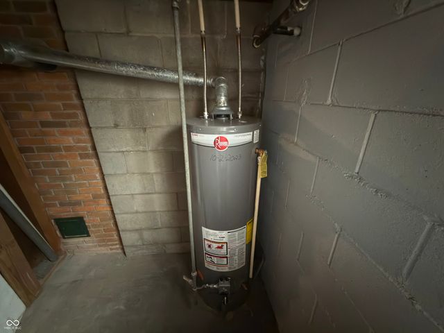 42 S Ross Street, Columbus, IN 47201