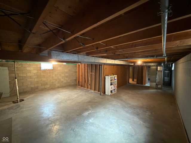 42 S Ross Street, Columbus, IN 47201