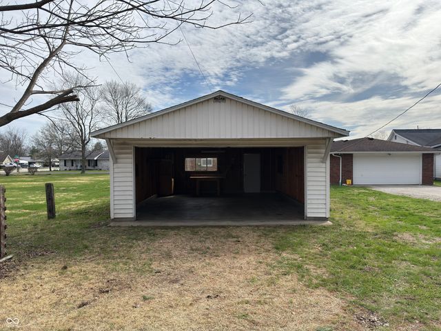 42 S Ross Street, Columbus, IN 47201