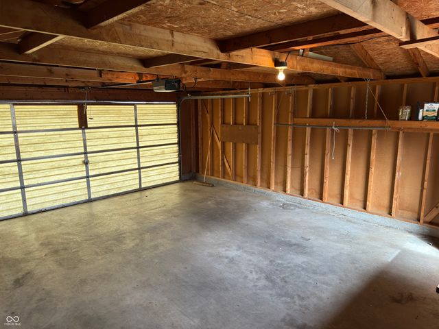 42 S Ross Street, Columbus, IN 47201