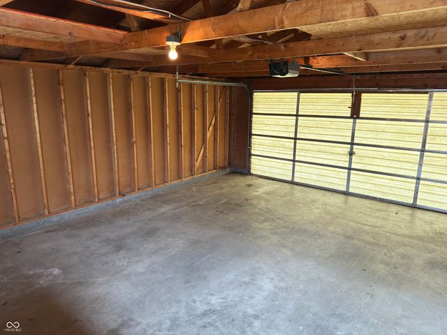 42 S Ross Street, Columbus, IN 47201