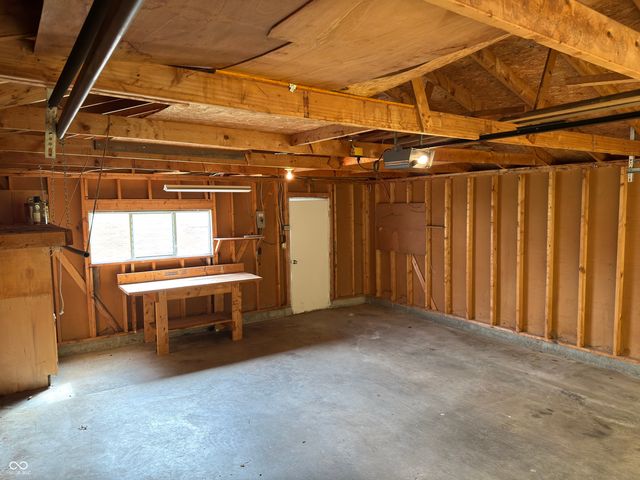 42 S Ross Street, Columbus, IN 47201